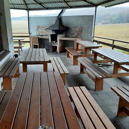 Turisticka Ubytovna Hotel Divin Bagian luar foto