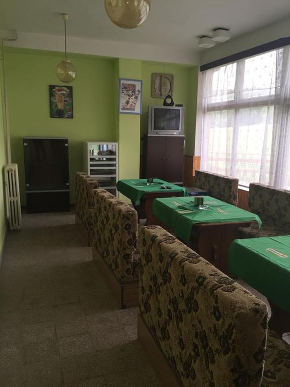 Turisticka Ubytovna Hotel Divin Bagian luar foto