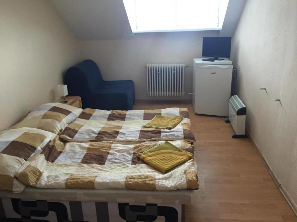 Turisticka Ubytovna Hotel Divin Bagian luar foto